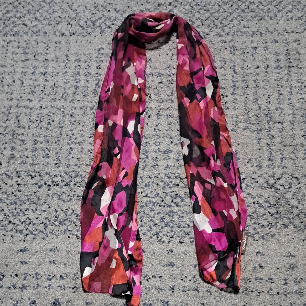 TanJay Geometric Pink and Black Scarf